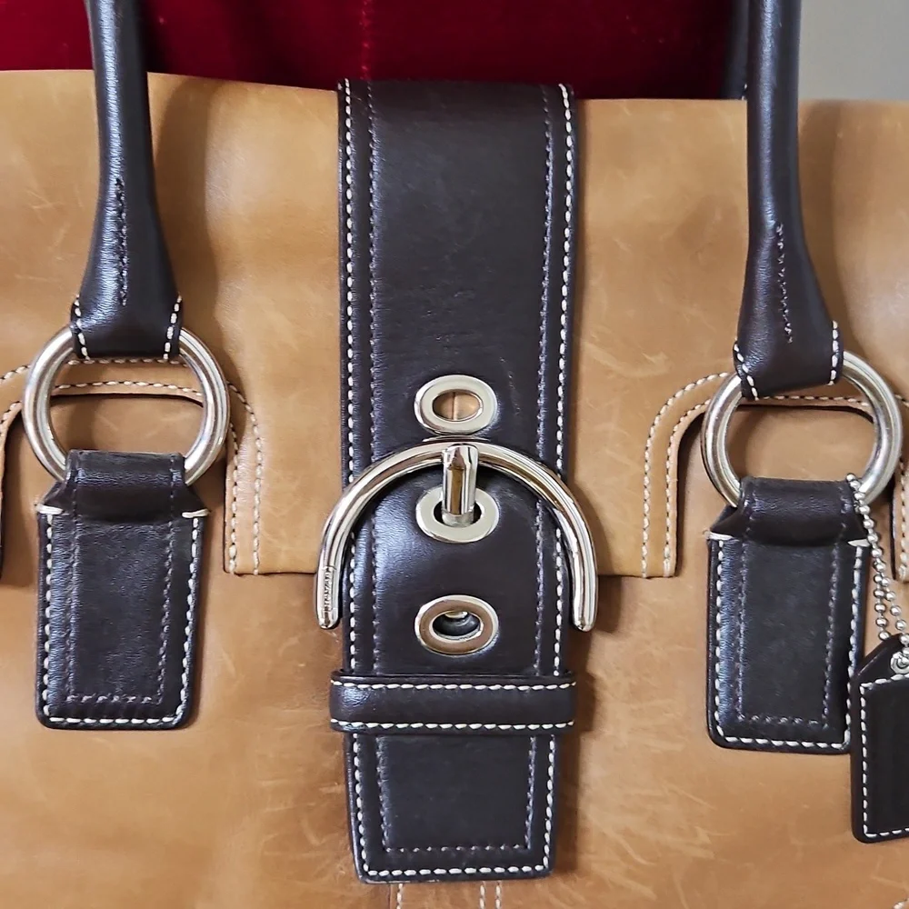 Gorgeous Coach Tan Florentine Leather Handbag